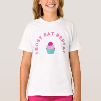 Camiseta Design de Cupcake Frost Eat Repeat