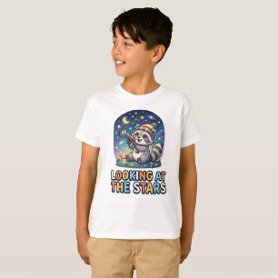 Camiseta Design de desenho animado de guaxinim olhando estr