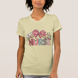 Camiseta Design de Enfermeira Colorida - Letras Brilhantes,
