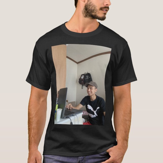 Camiseta design de foto é ruim e muito ruim, ok (Frente)