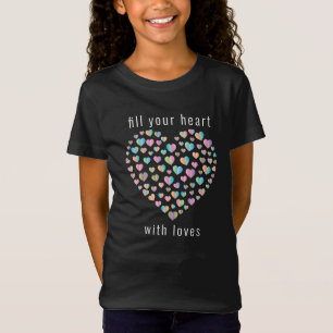 Camiseta Design de Padrão Coração Colorido Elegante