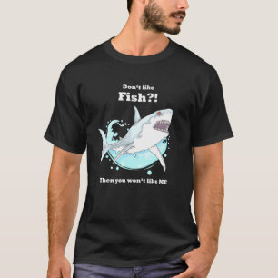 Camiseta Design de Pesca Como Eu Com Tubarão no Oceano