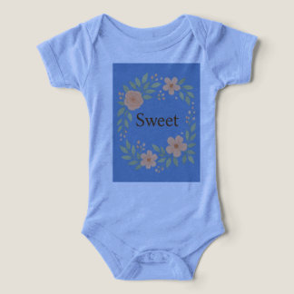 Camiseta Design de Roupas de Bebê Florais Doces