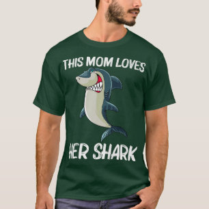 Camiseta Design de Tubarão Engraçado Para A Mãe Amor Com Tu