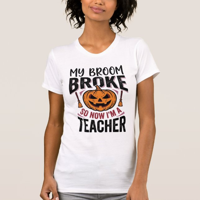 Camiseta Design de Vetor de Vassoura de Professor de Hallow (Frente)