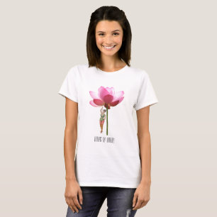 Camiseta design floral rosa feminino moderno