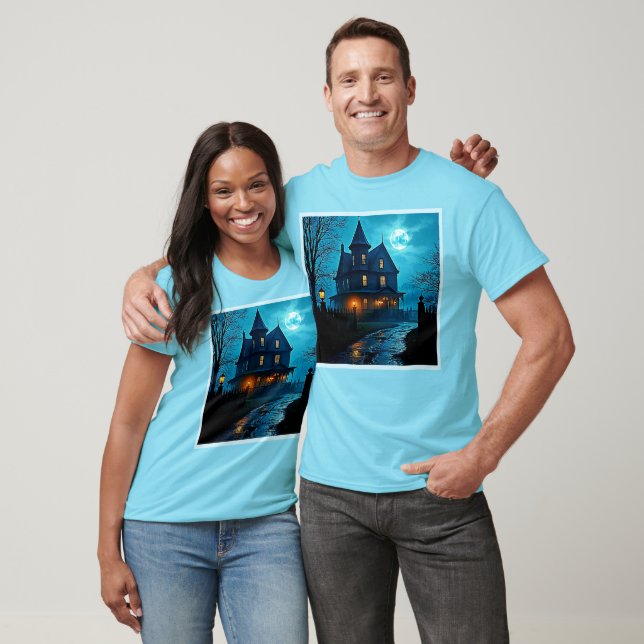 Camiseta Design Mansão Assombrada sob Luz de Lua Azul Notur (Unissex)