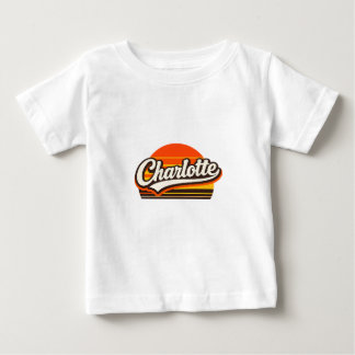 Camiseta Design Personalizado de Nome Charlotte Retro Pôr d