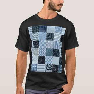 Camiseta Design, retalhos geométricos, tons azuis.