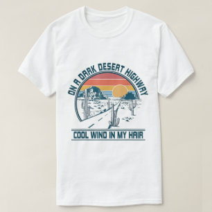 Camiseta Design Retro da Estrada do Deserto ao Pôr do Sol