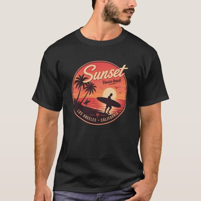 Camiseta Design Retro dos Anos 70  (Frente)