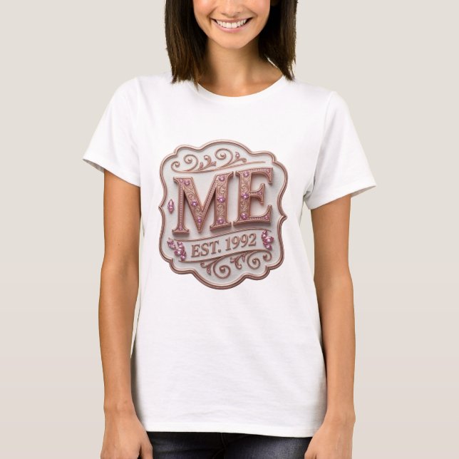 Camiseta Design sofisticado em Ouro ME EST 1992 (Frente)
