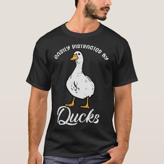 Camiseta Deslocados Facilmente Por Patos Façosos Façores De (Frente)