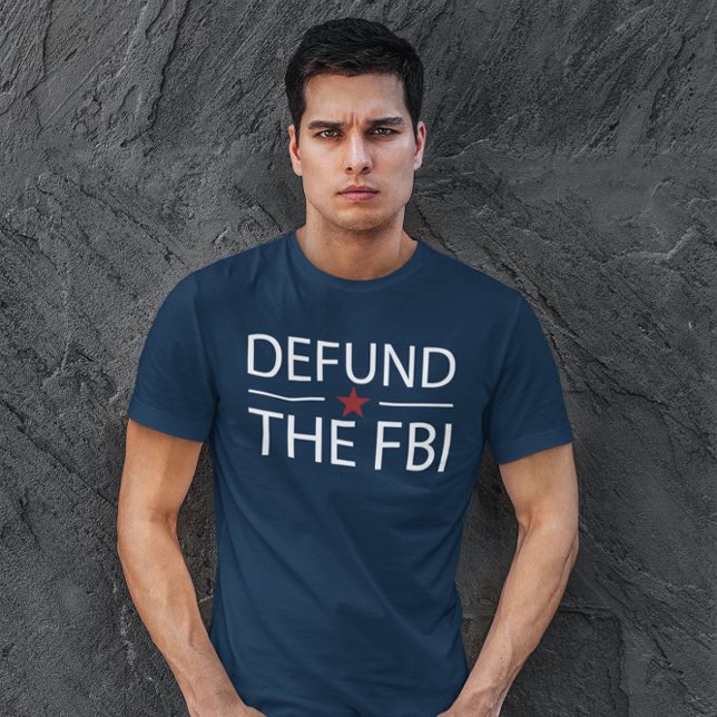 Camiseta Despeje O FBI (Criador carregado)