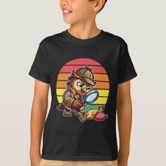 Camiseta Detetive Coruja Sábia Investiga Mistério de Frango
