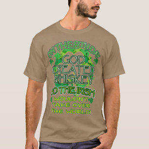 Camiseta Deus Criou Whiskey Para Que Os Irlandeses Não Assu