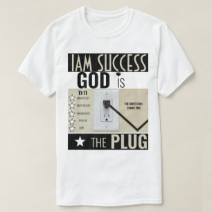 CAMISETA DEUS É O PLUG