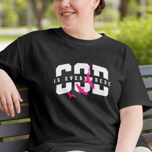 Camiseta Deus Está em Toda Parte Roupas Cristãs de Rua