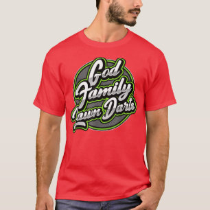 Camiseta Deus, família e Dardos do gramado