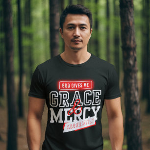 Camiseta Deus Me Dá Graça - Oração de Crentes Cristãos
