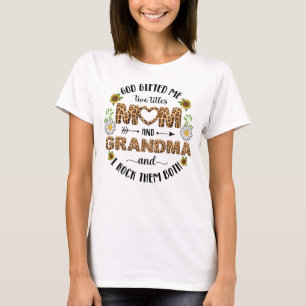 Camiseta Deus me deu dois títulos, mãe e vovó.