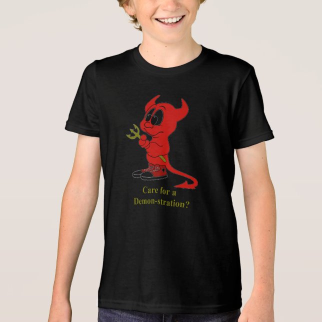 Camiseta Devil Care para uma DEMONstraton? (Frente)