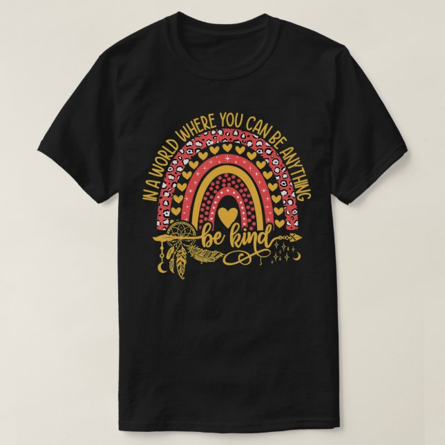 Camiseta Dia da Unidade em um Mundo Você Pode Ser Qualquer  (Frente do Design)