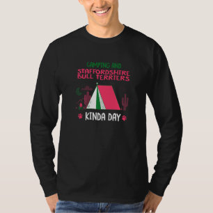 Camiseta Dia de Acampamento e Staffordshire Bull Terriers