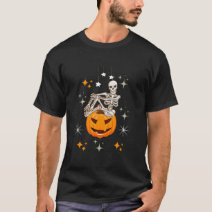Camiseta Dia de as Bruxas engraçado Esqueleto Segurando Pum