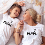 Camiseta Dia de as mães de script da Mãe Moderna<br><div class="desc">Mamãe Moderna Mãe Dia de as mães T-Shirt com script elegante</div>