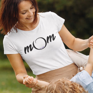 Camiseta Dia de as mães Mãe Est. Tipografia em preto-e-bran