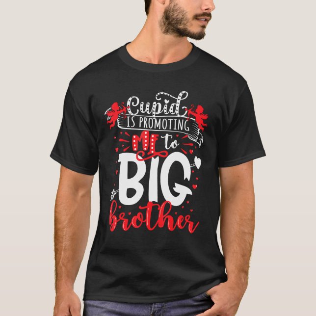 Camiseta Dia de os namorados Cupido Está Me Promovendo Para (Frente)