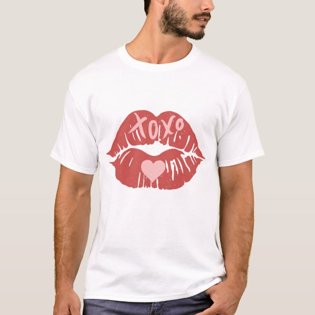Camiseta Dia de os namorados Lábios XOXO (Frente)