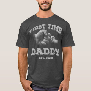 Camiseta Dia de os pais Novo papai Pai 2022 Pela Primeira V