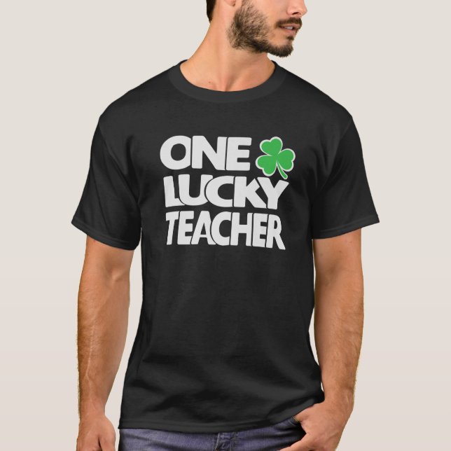 Camiseta Dia De Patrick, Uma Rua De Professores Sortudos (Frente)