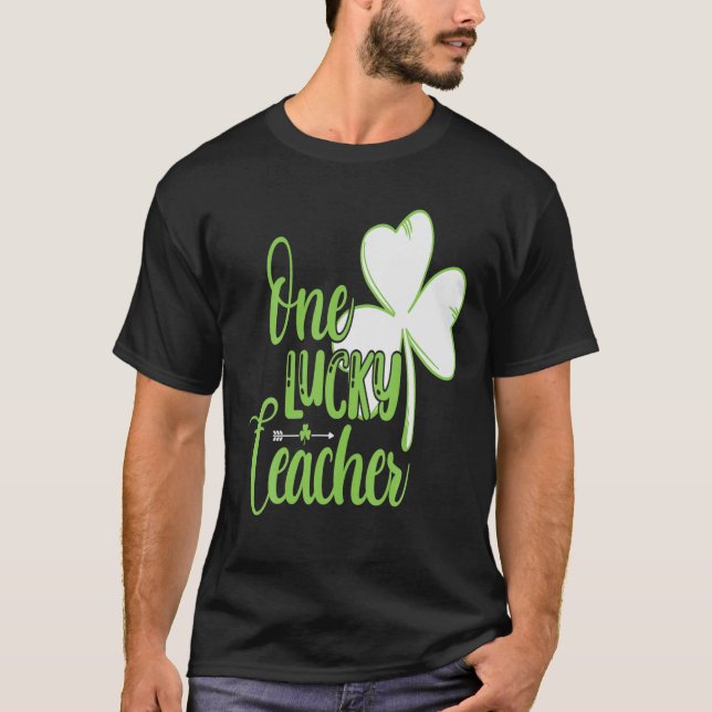 Camiseta Dia De Patrick, Uma Rua De Professores Sortudos (Frente)