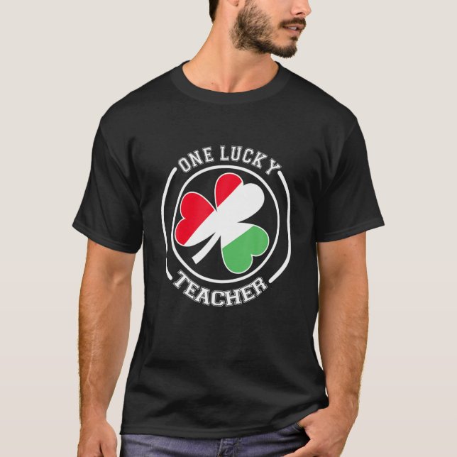 Camiseta Dia De Patrick, Uma Rua De Professores Sortudos (Frente)