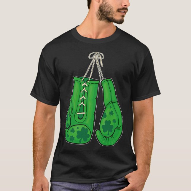 Camiseta Dia de São Patrício Boxando Luvas Verdes Luchosas (Frente)