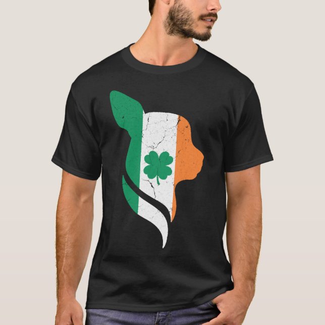 Camiseta Dia de São Patrício Chihuahua Shamrock C (Frente)