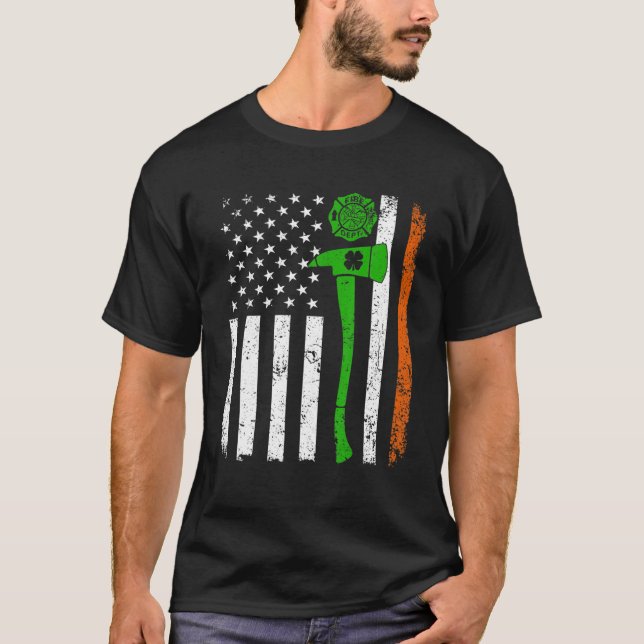 Camiseta Dia de São Patrício De Bombeiros De Bandeira Retro (Frente)