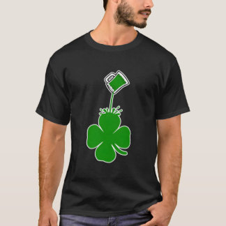 Camiseta Dia de São Patrício De Vazamento De Cerveja Verde 