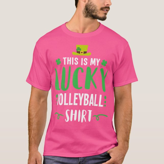 Camiseta Dia de São Patrício De Voleibol Irlandês Sortudo (Frente)