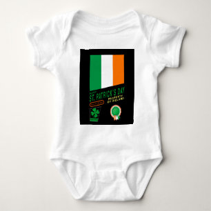 Camiseta Dia de São Patrício Design Retro com Bandeira da I