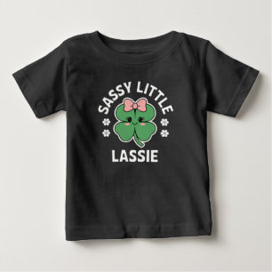 Camiseta Dia de São Patrício Garotinha Sassy Little Lassie 
