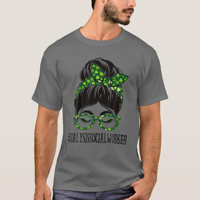 Camiseta Dia de São Patrício Messy Bun do Trabalhador Socia (Frente)