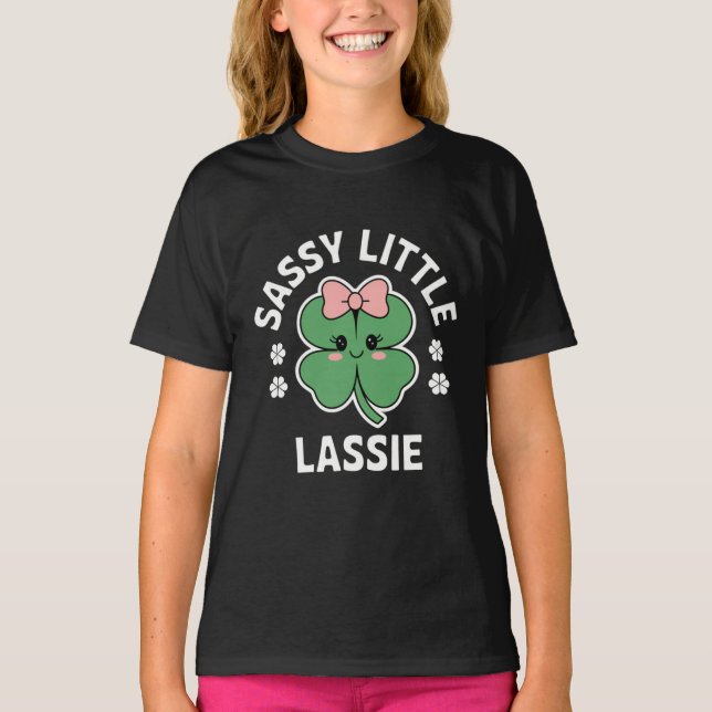 Camiseta Dia de São Patrício Sassy Little Lassie Kids (Frente)