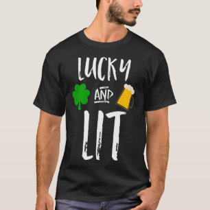 Camiseta Dia de São Patrício sortudo e bebendo iluminado