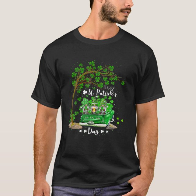 Camiseta Dia de São Patrício Truck Gnomo Heart Shamrock Clo (Frente)