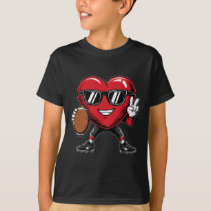 Camiseta Dia dos Namorados Coração Jogando Futebol Meninos