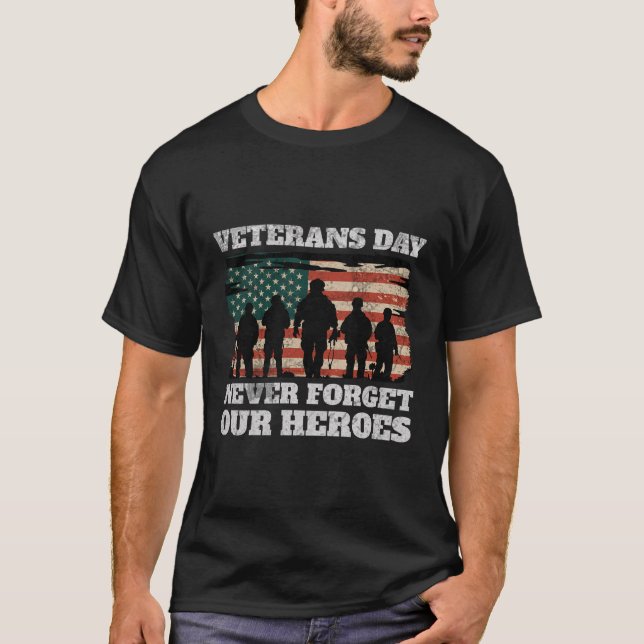 Camiseta Dia dos Veteranos Nunca Esquece Os Nossos Heróis Q (Frente)